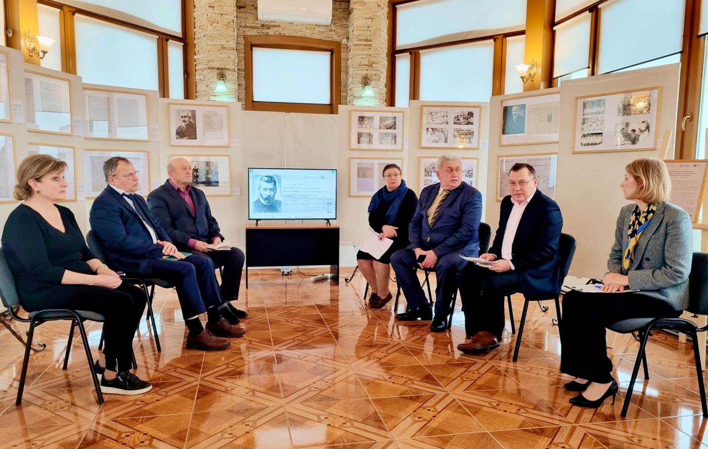 Vernisaj expozițional cu genericul ”Renaștere Medicală în Basarabia: ...